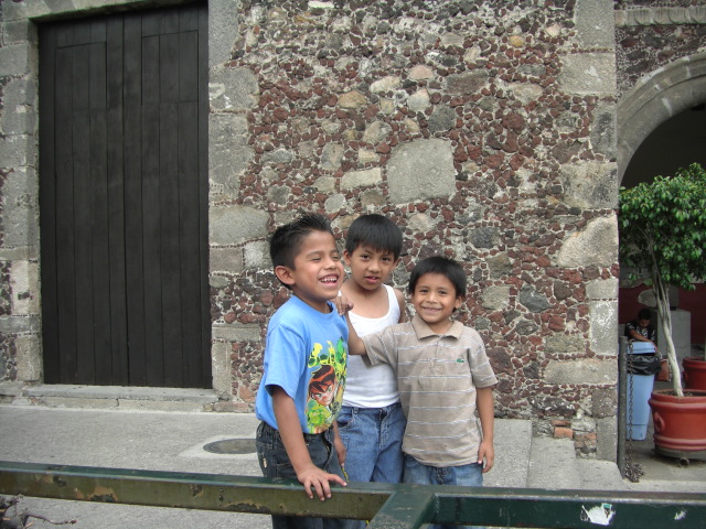 boys%20at%20museum.jpg.JPG