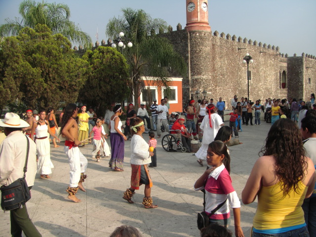 cuernavaca%20dance.jpg.JPG