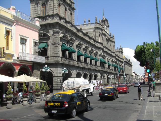 puebla%20architecture%20zocalo.jpg